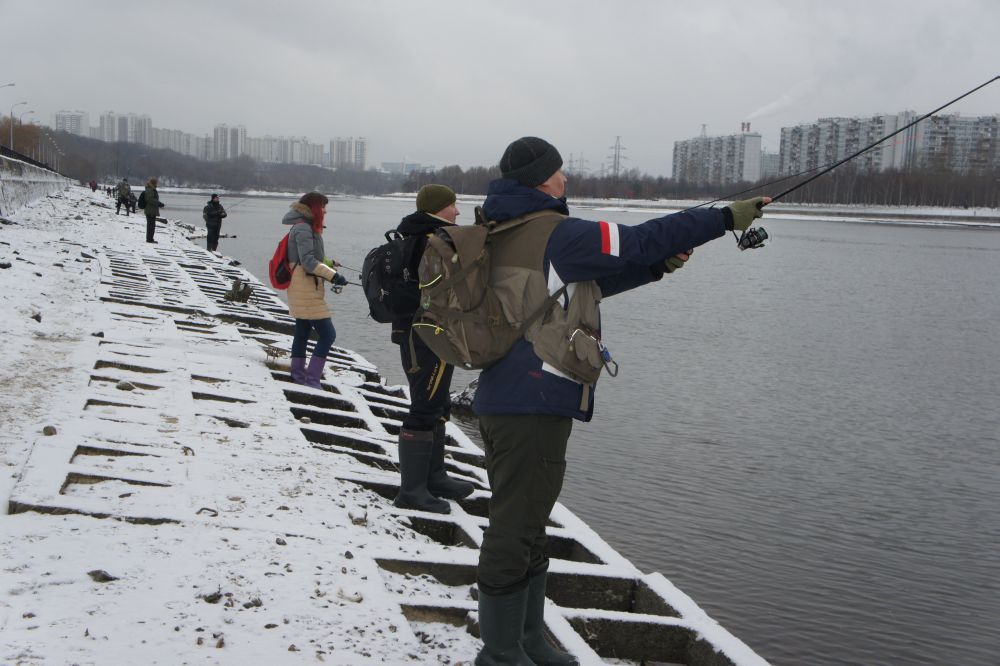 Зимний спиннинг на Москве-реке